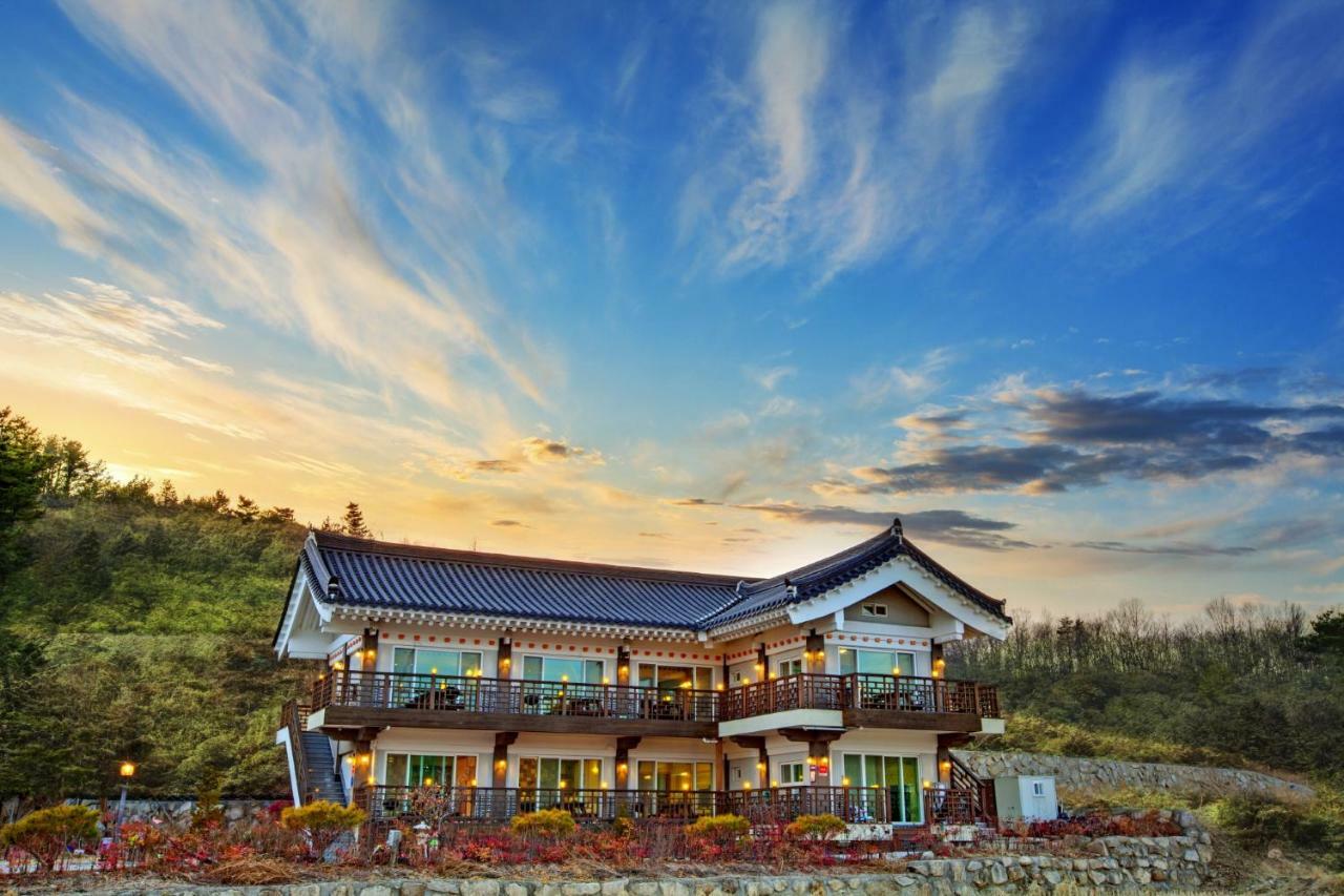 Starlight Journey Pension Gyeongju Buitenkant foto